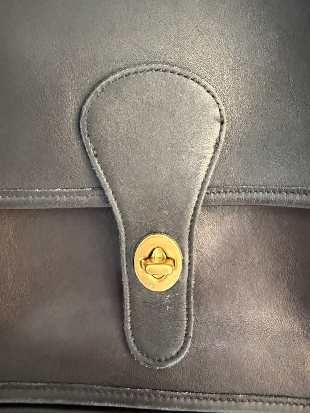 Vintage Coach Station Bag 5130 Black Leather Brass Turnlock Top Handle Purse - Picture 3 of 12